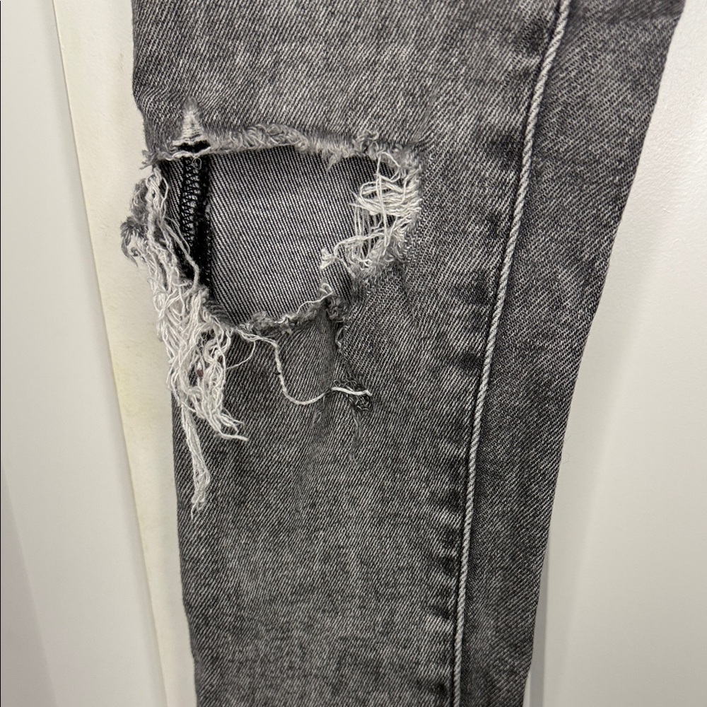 Express High Rise Black Acid Wash Button-Up Jeans - Picture 7 of 11